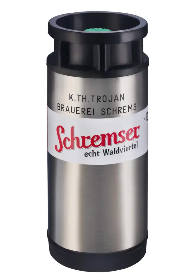 Edelstahl-Bierfass einer regionalen Brauerei vor weißem Hintergrund, klare Produktaufnahme