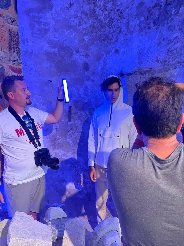Workshop mit Hollywood-Fotograf John Russo bei einem Nacht-Shooting in Italien